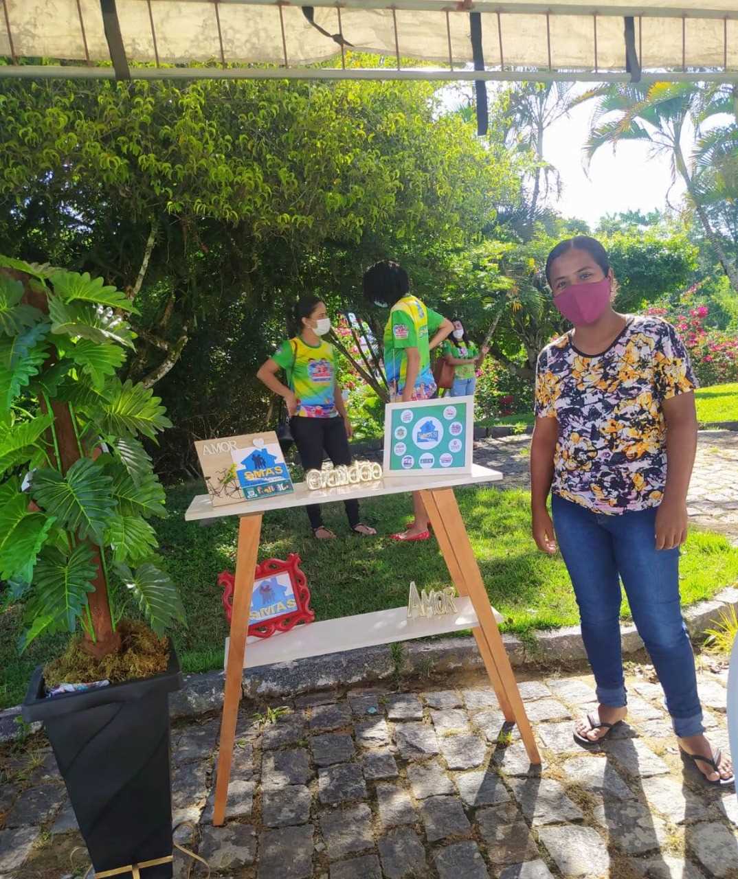 Prefeito homenageia as mulheres servidoras